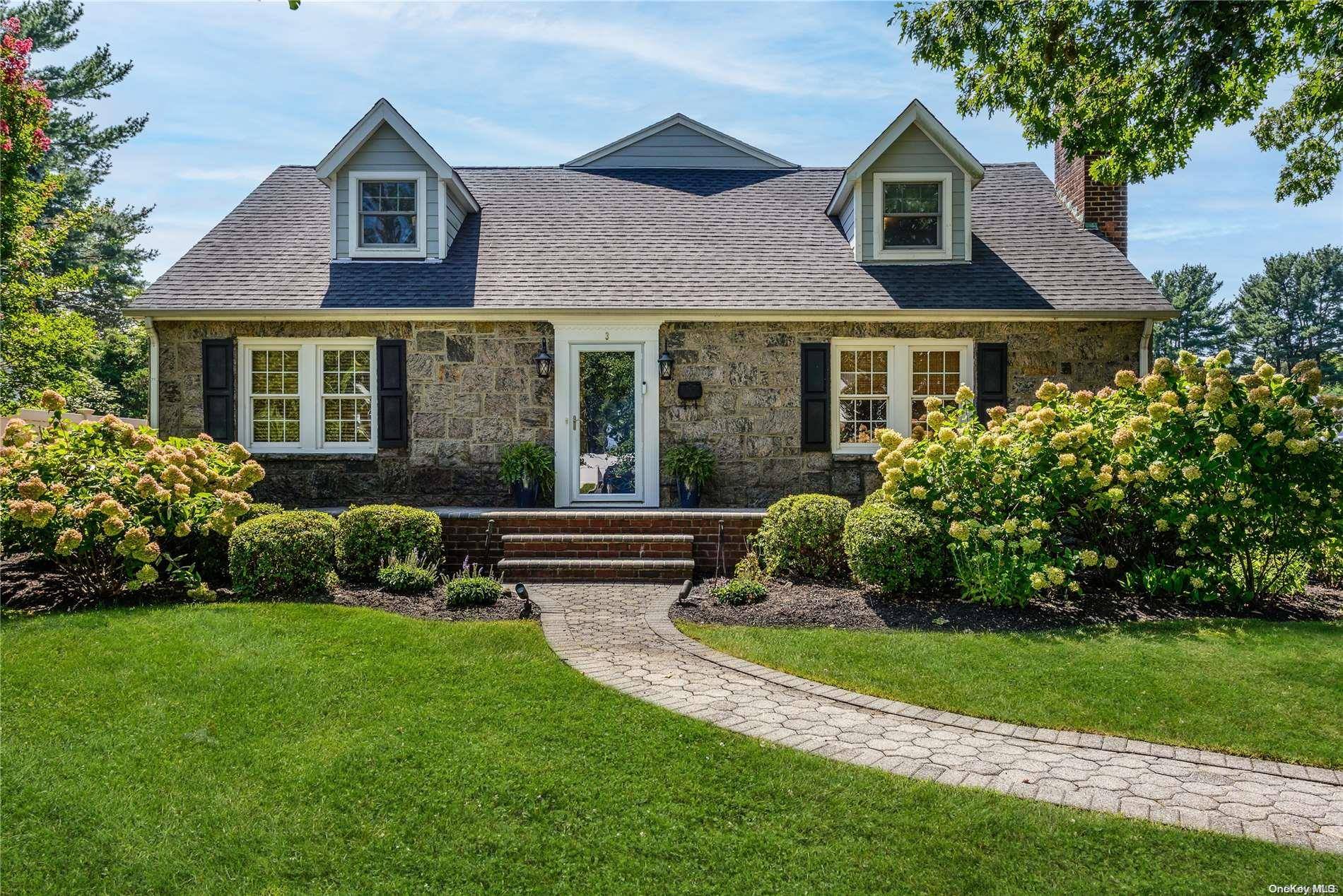 Glen Head, NY 11545,3 Provence LN