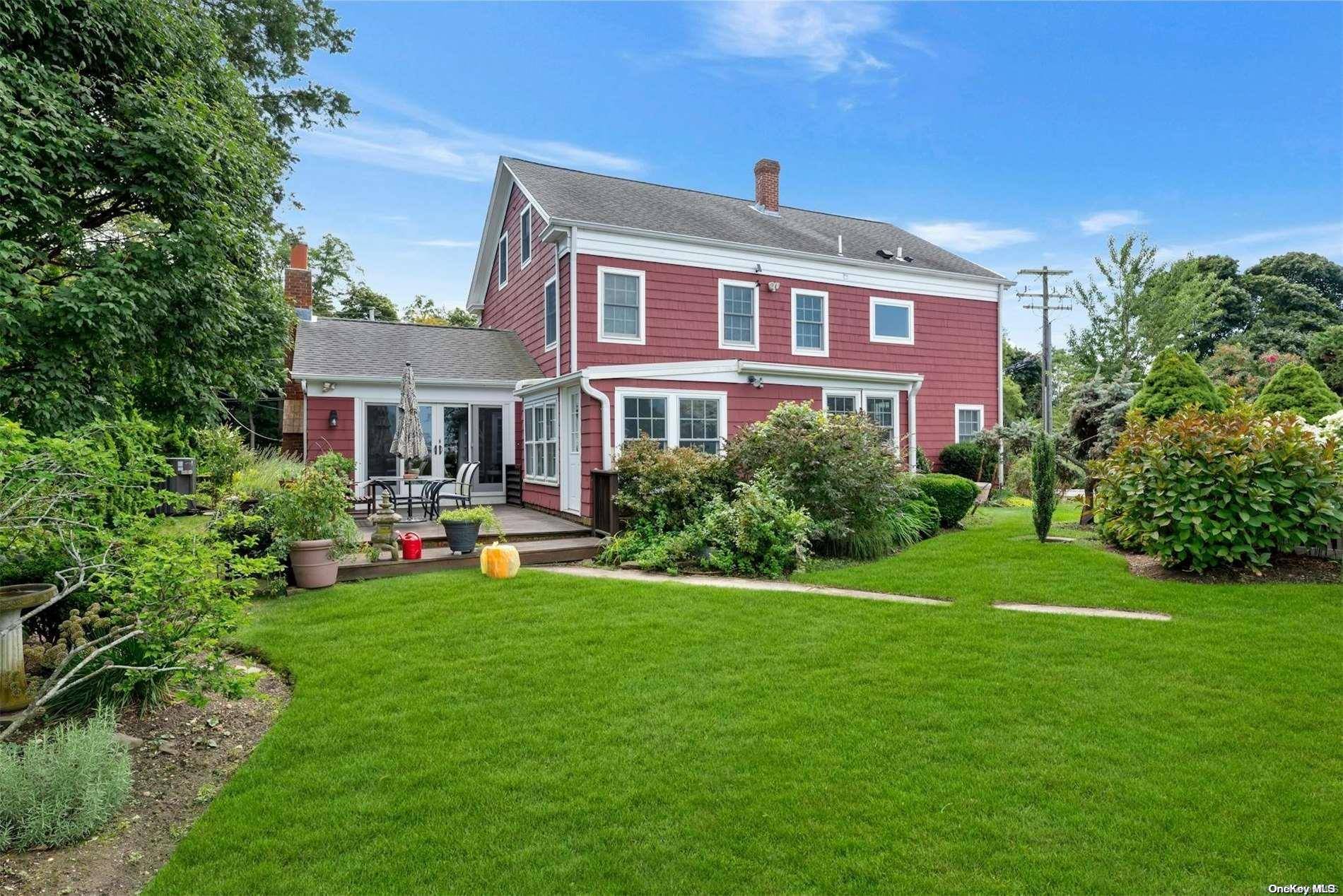 Mattituck, NY 11952,15405 Main RD
