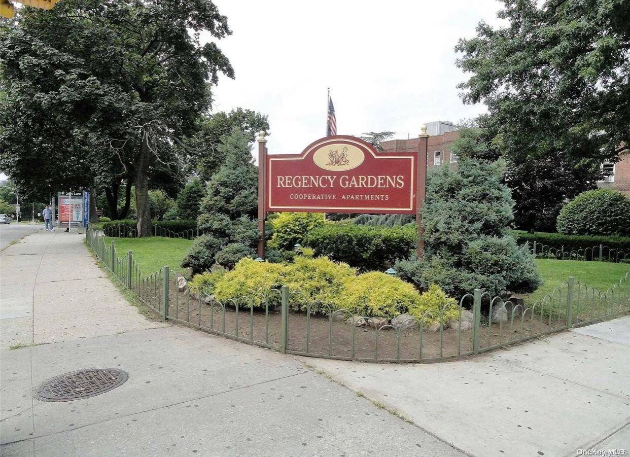 Kew Garden Hills, NY 11367,141-41 78th RD #3N