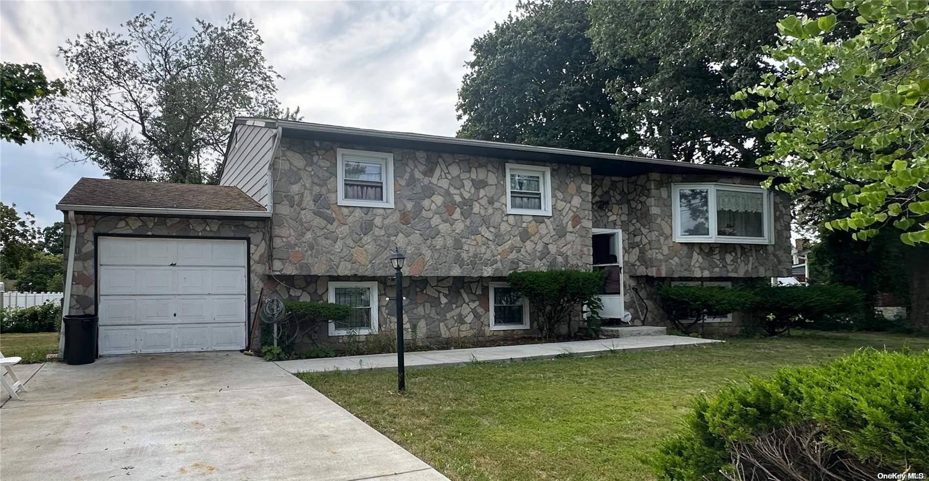 Wyandanch, NY 11798,14 S 29th ST