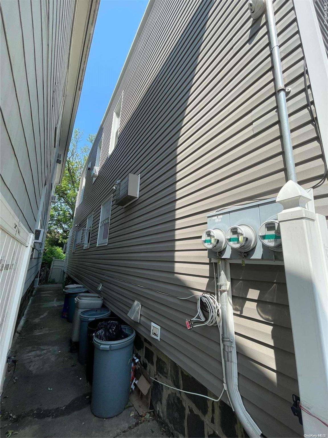 College Point, NY 11356,18-42 120th ST