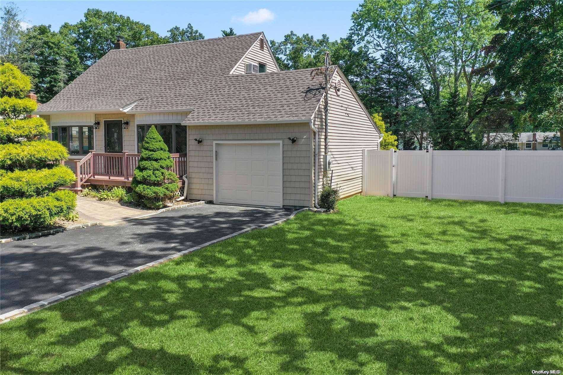 Hauppauge, NY 11788,179 San Juan DR