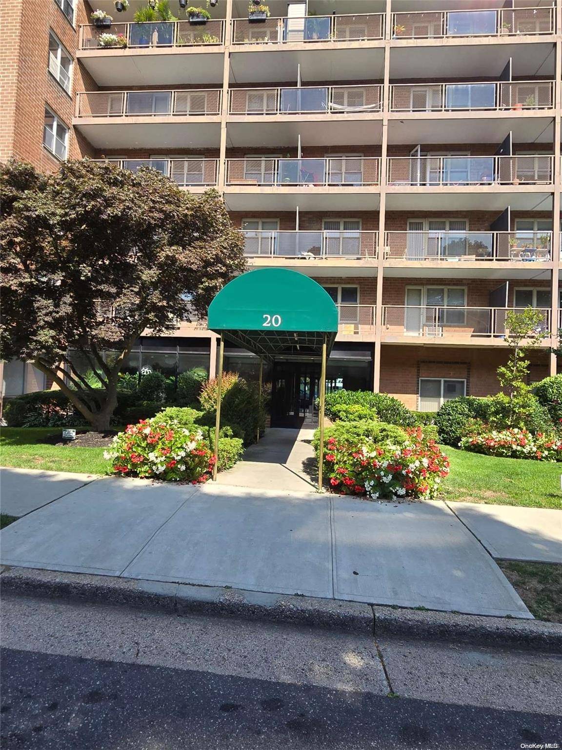 Hempstead, NY 11550,20 Wendell ST #24A