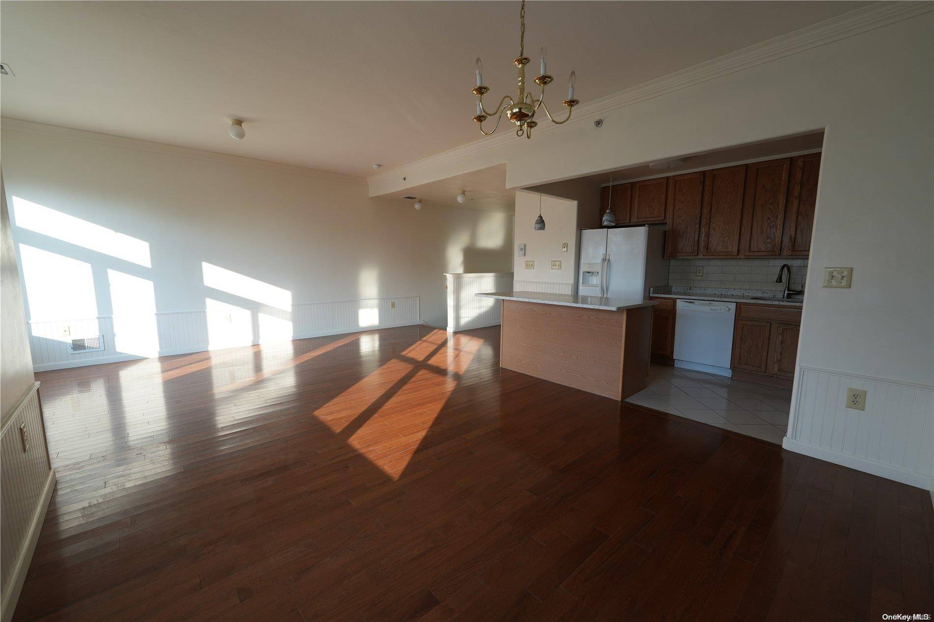 Arverne, NY 11692,143 Meridian BLVD #2