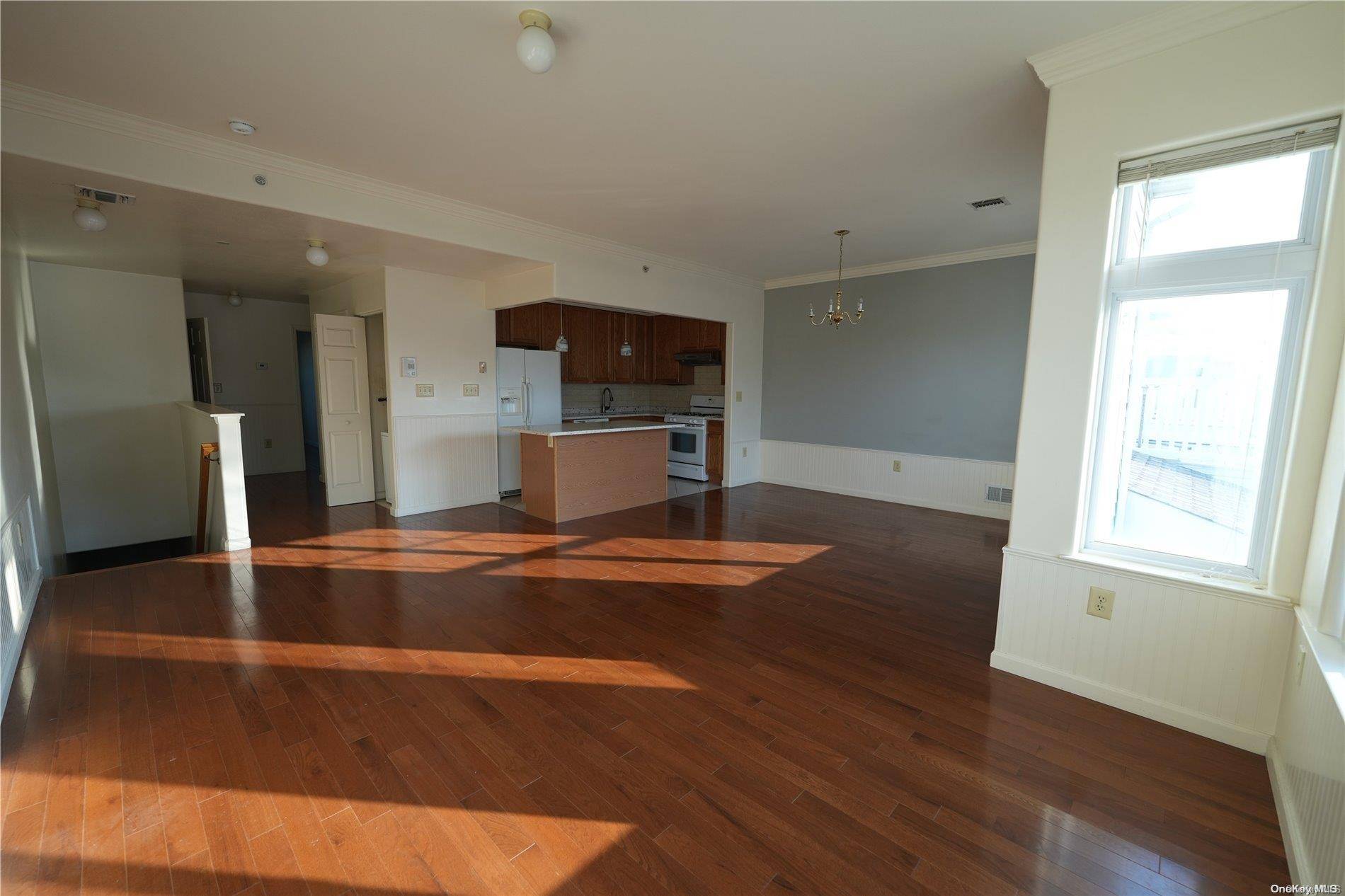 Arverne, NY 11692,143 Meridian BLVD #2