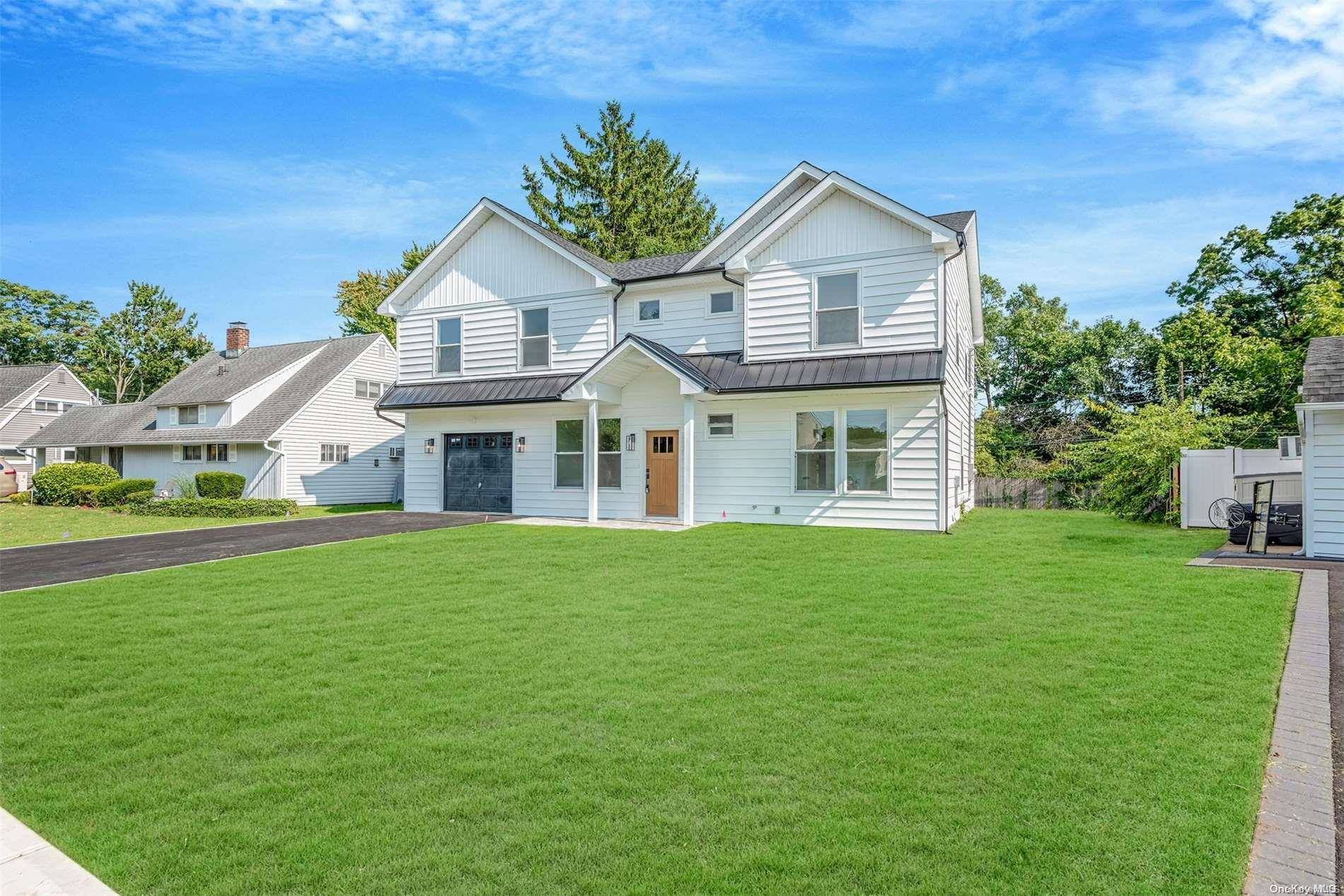 Wantagh, NY 11793,32 Wayside LN