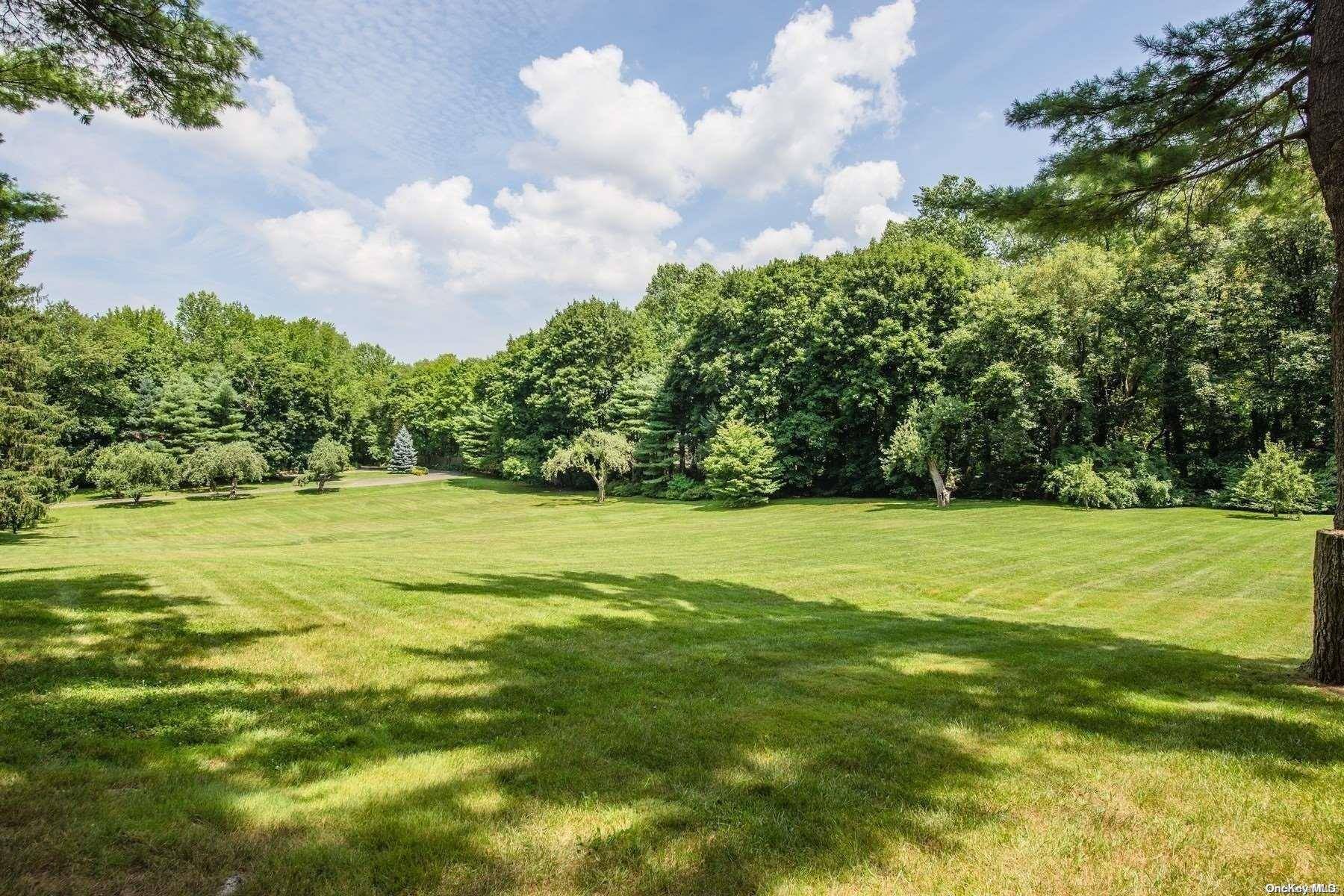 Lattingtown, NY 11560,253 Lattingtown RD