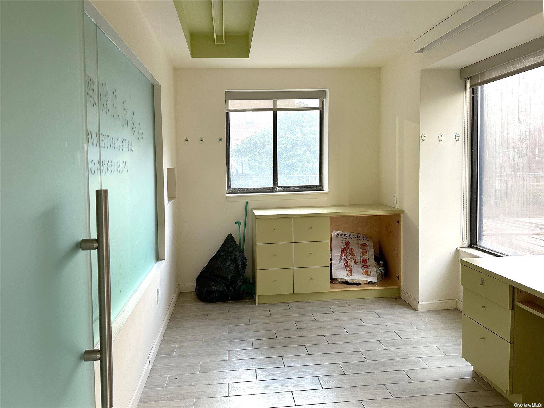 Flushing, NY 11355,136-25 Maple AVE #201