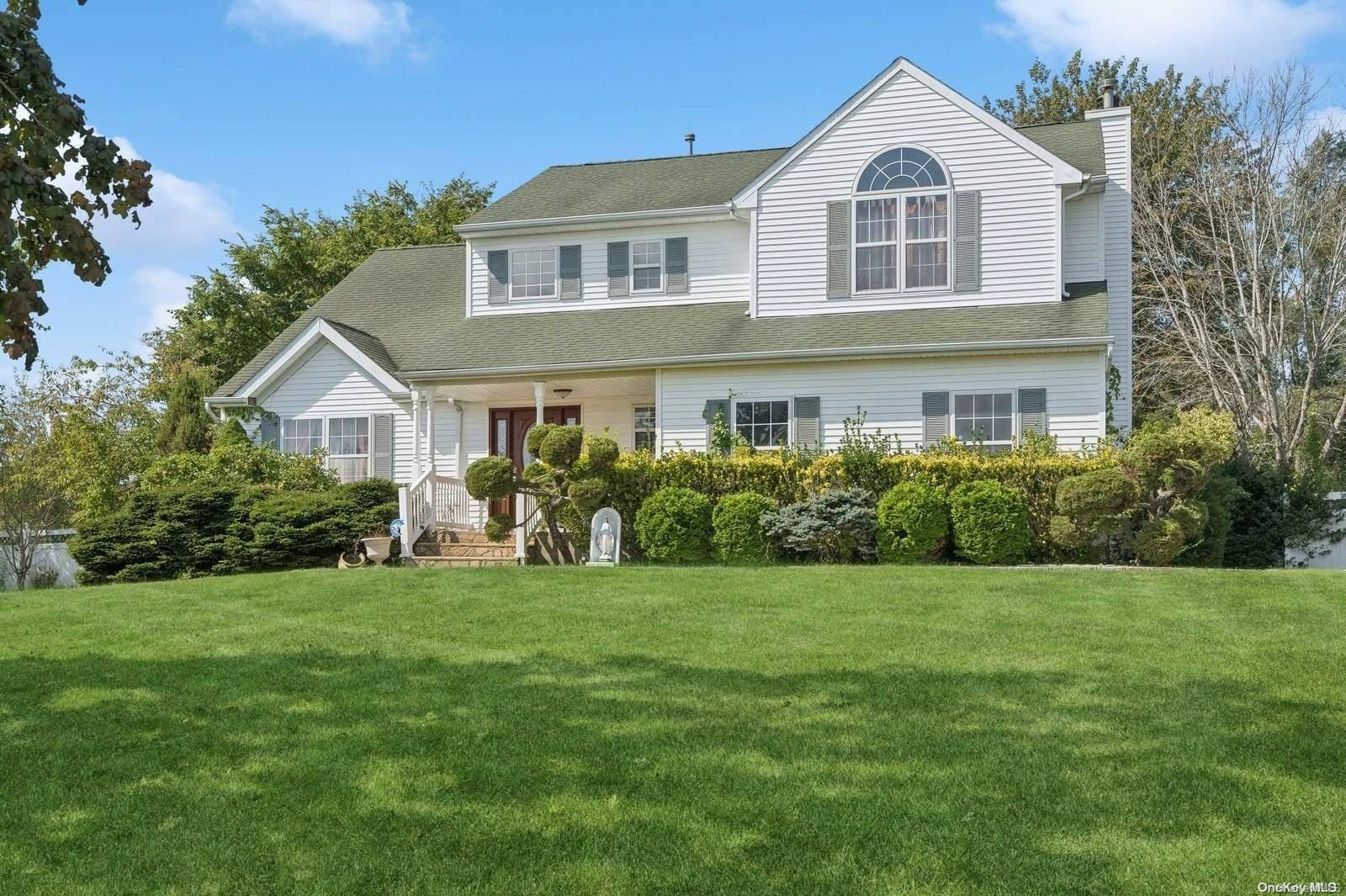 Manorville, NY 11949,111 Vista LN