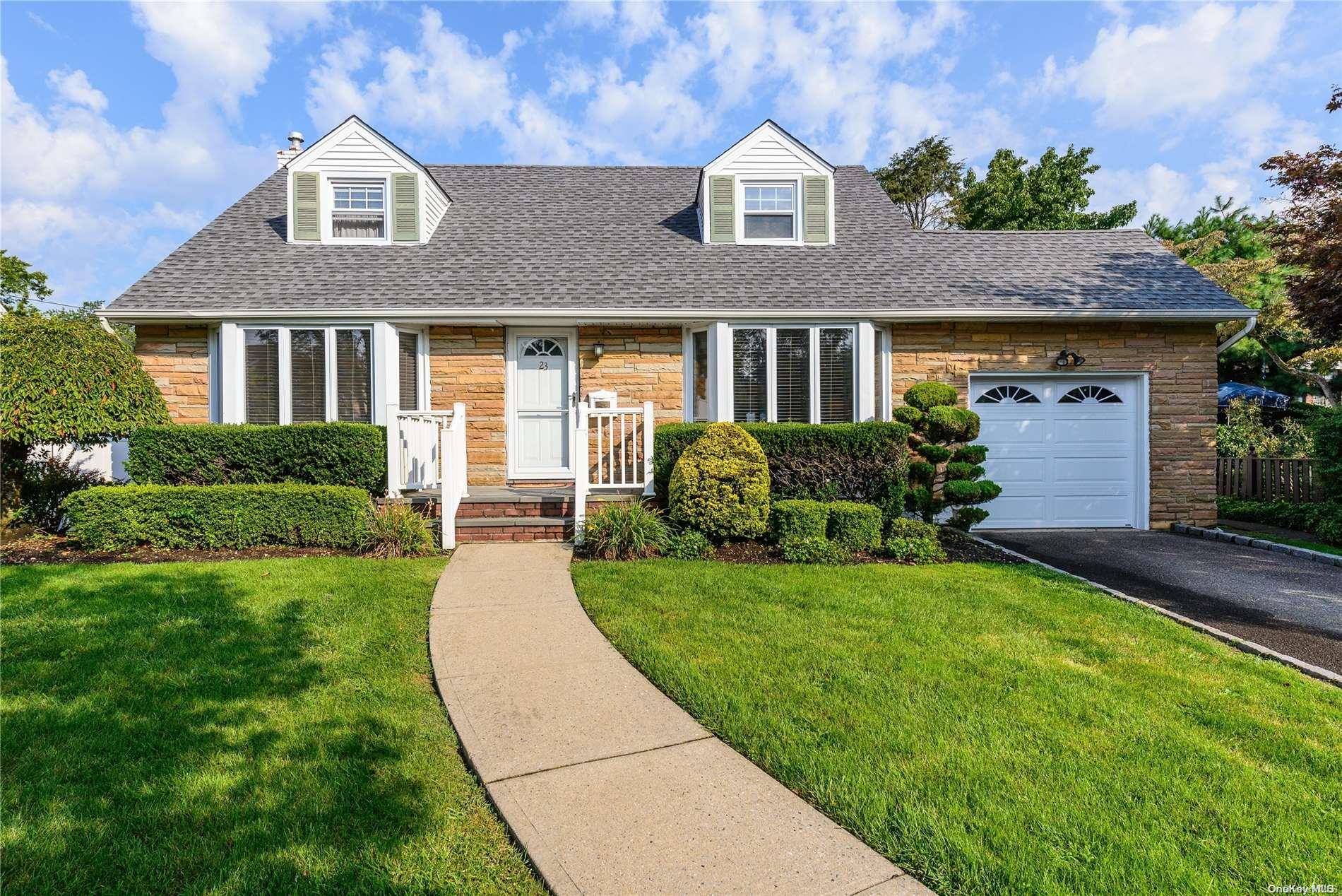 Carle Place, NY 11514,23 Midtown RD