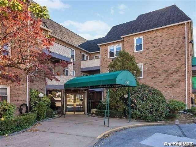 Lynbrook, NY 11563,570 Broadway #1 A