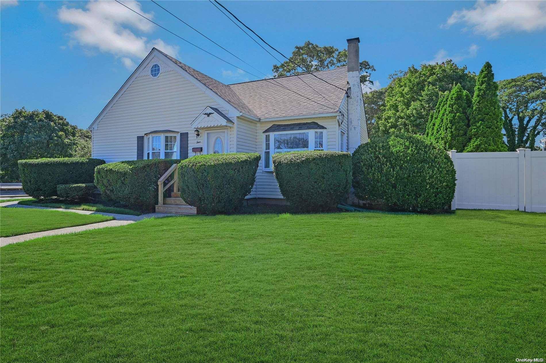 Patchogue, NY 11772,4 Perry PL