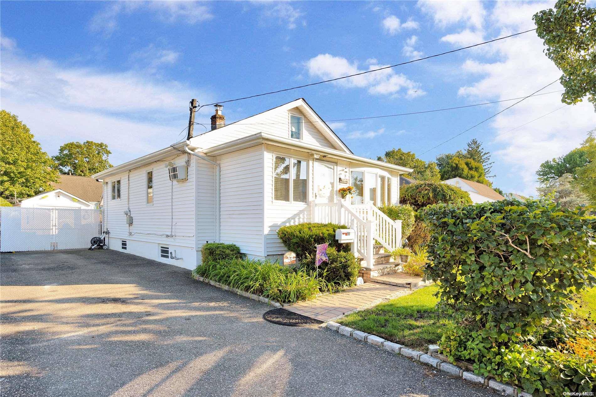 Farmingdale, NY 11735,38 Sunset AVE