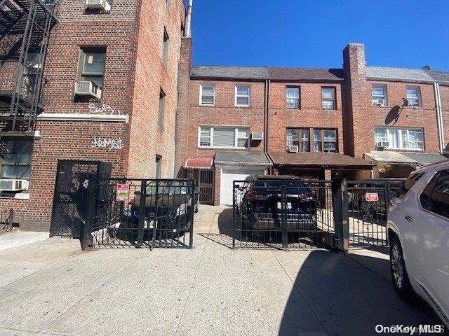 East Elmhurst, NY 11369,32-35 93rd ST