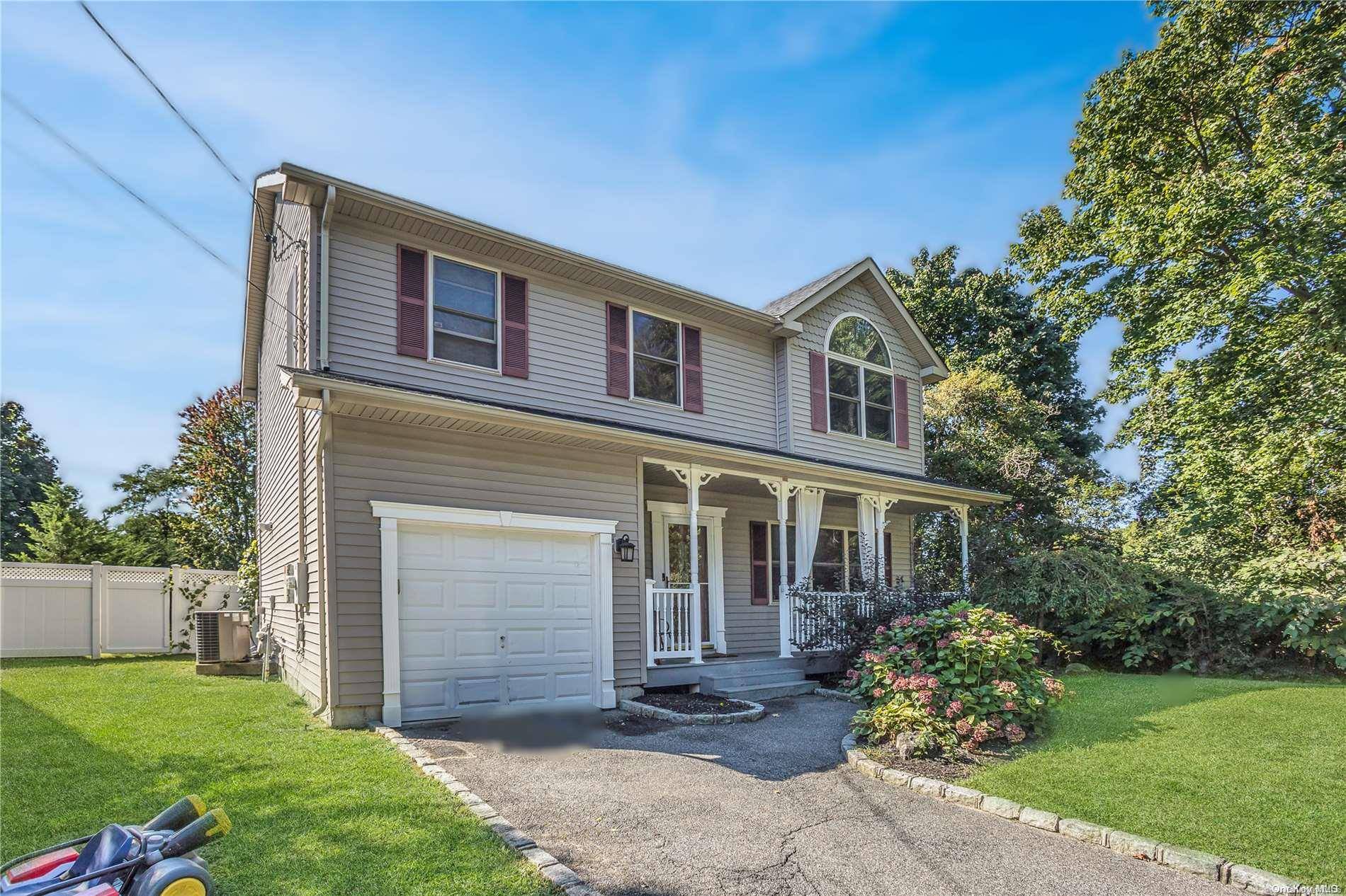 Islip, NY 11751,110 Herbert ST