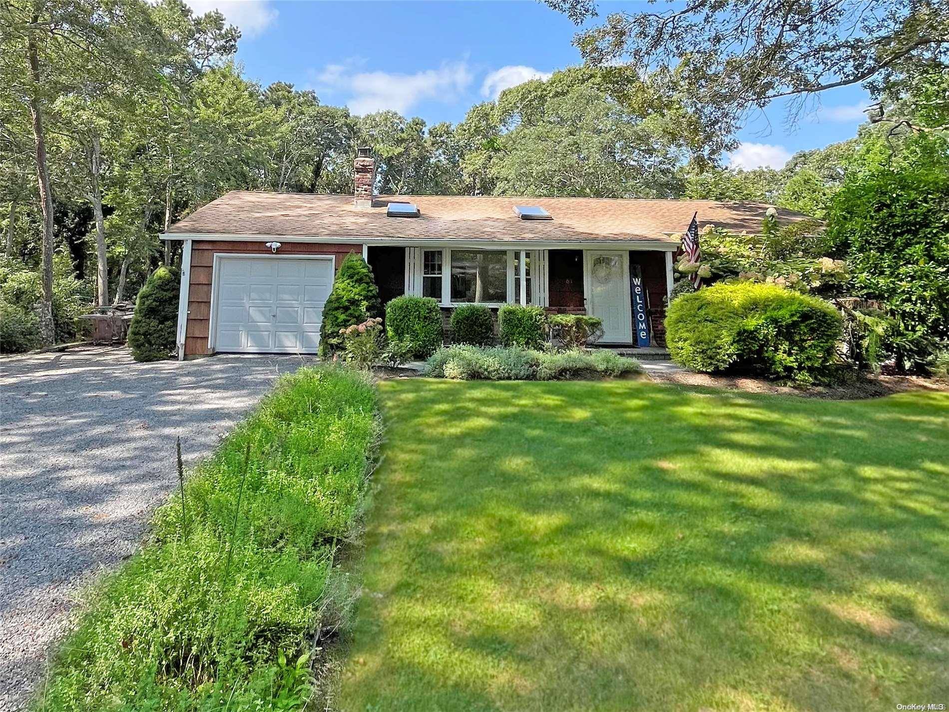 Westhampton Beach, NY 11978,61 Rogers AVE