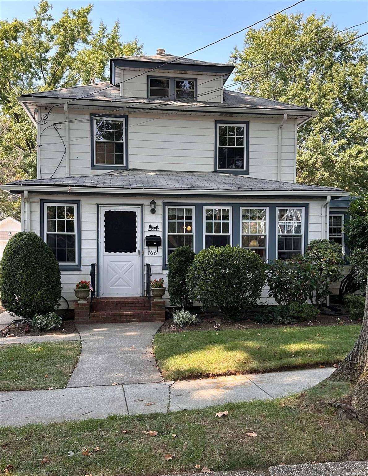 Floral Park, NY 11001,166 Verbena AVE