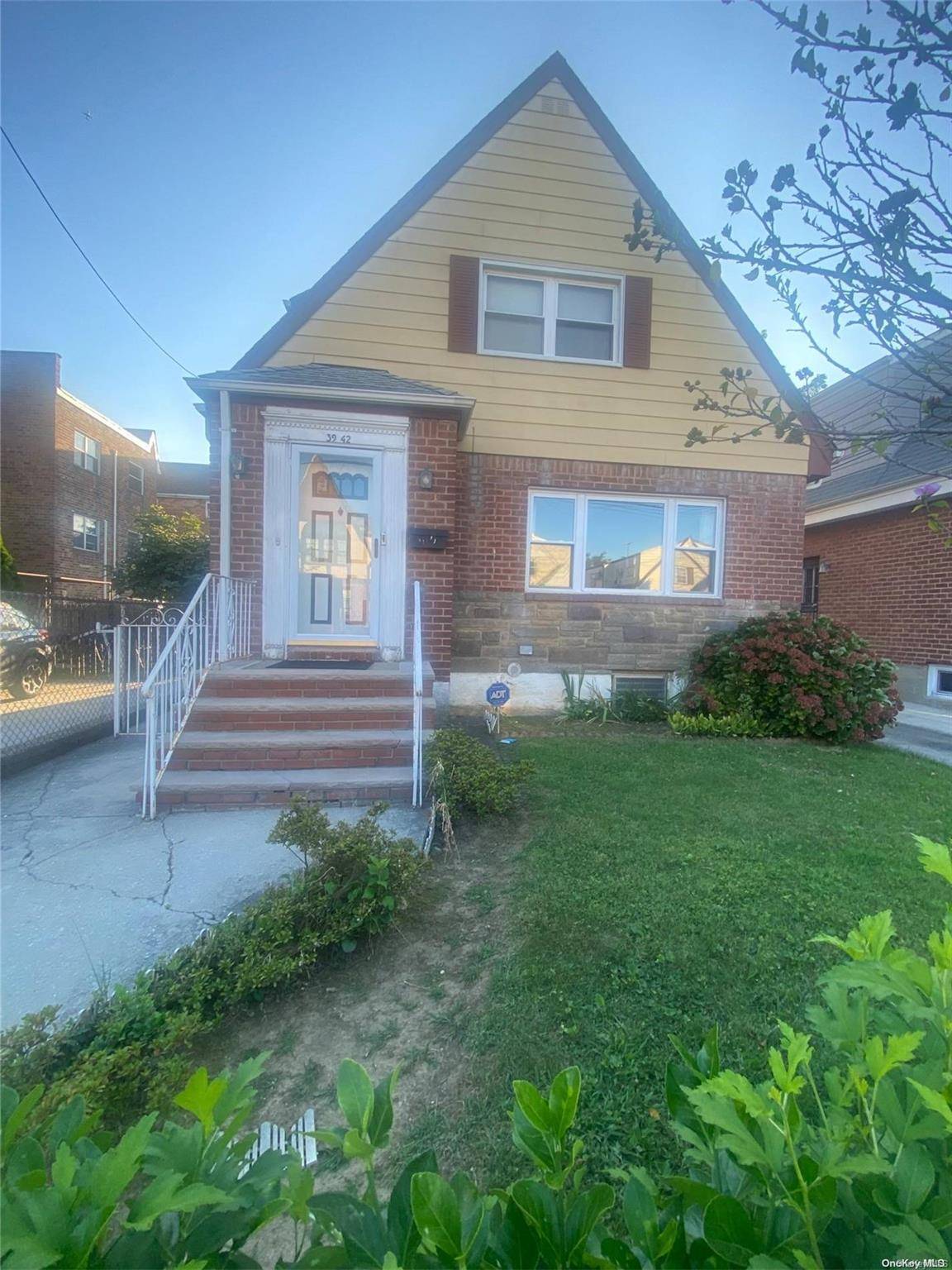 Bayside, NY 11361,39-42 213th ST