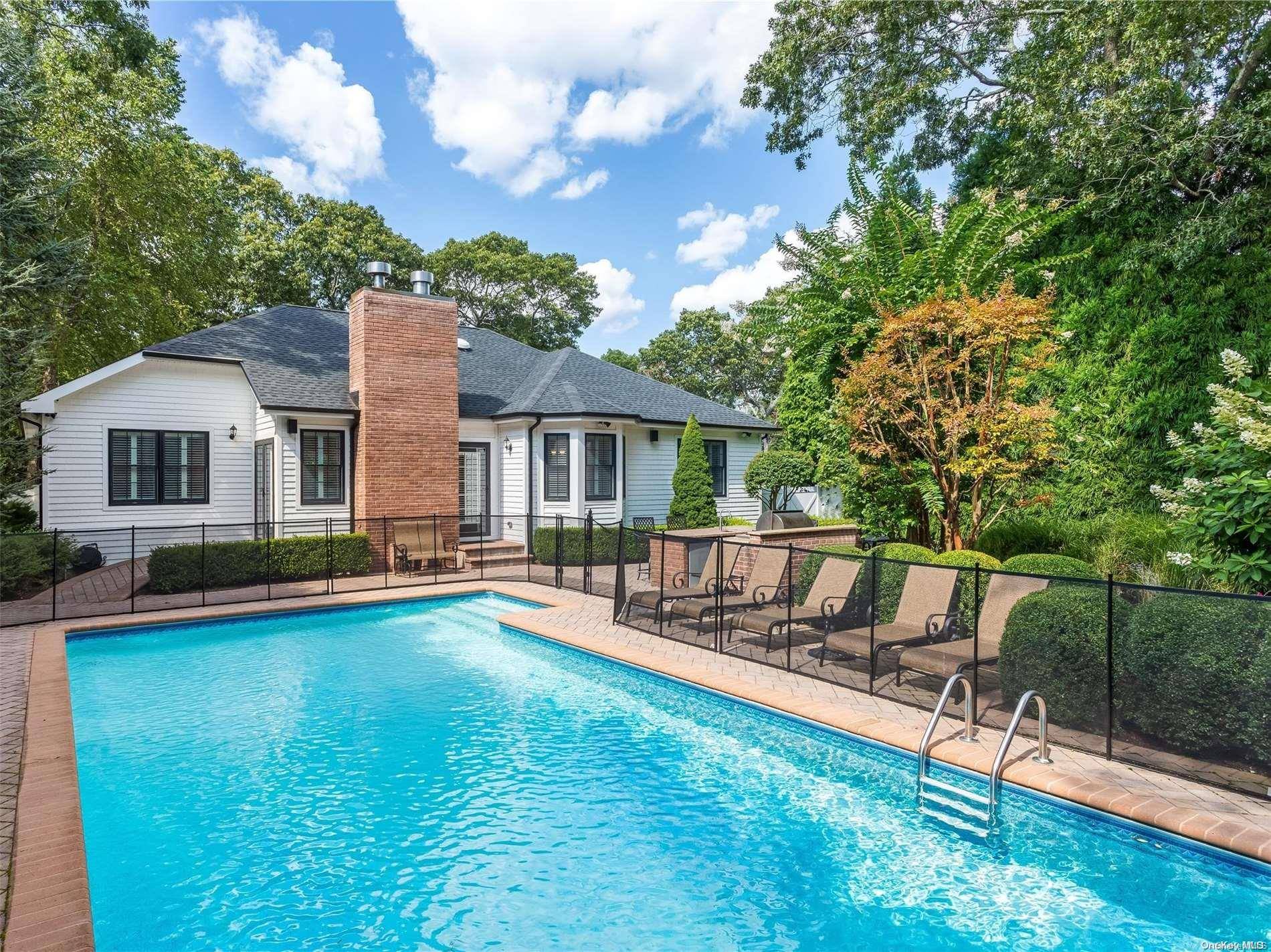 East Quogue, NY 11942,23 Old Country RD