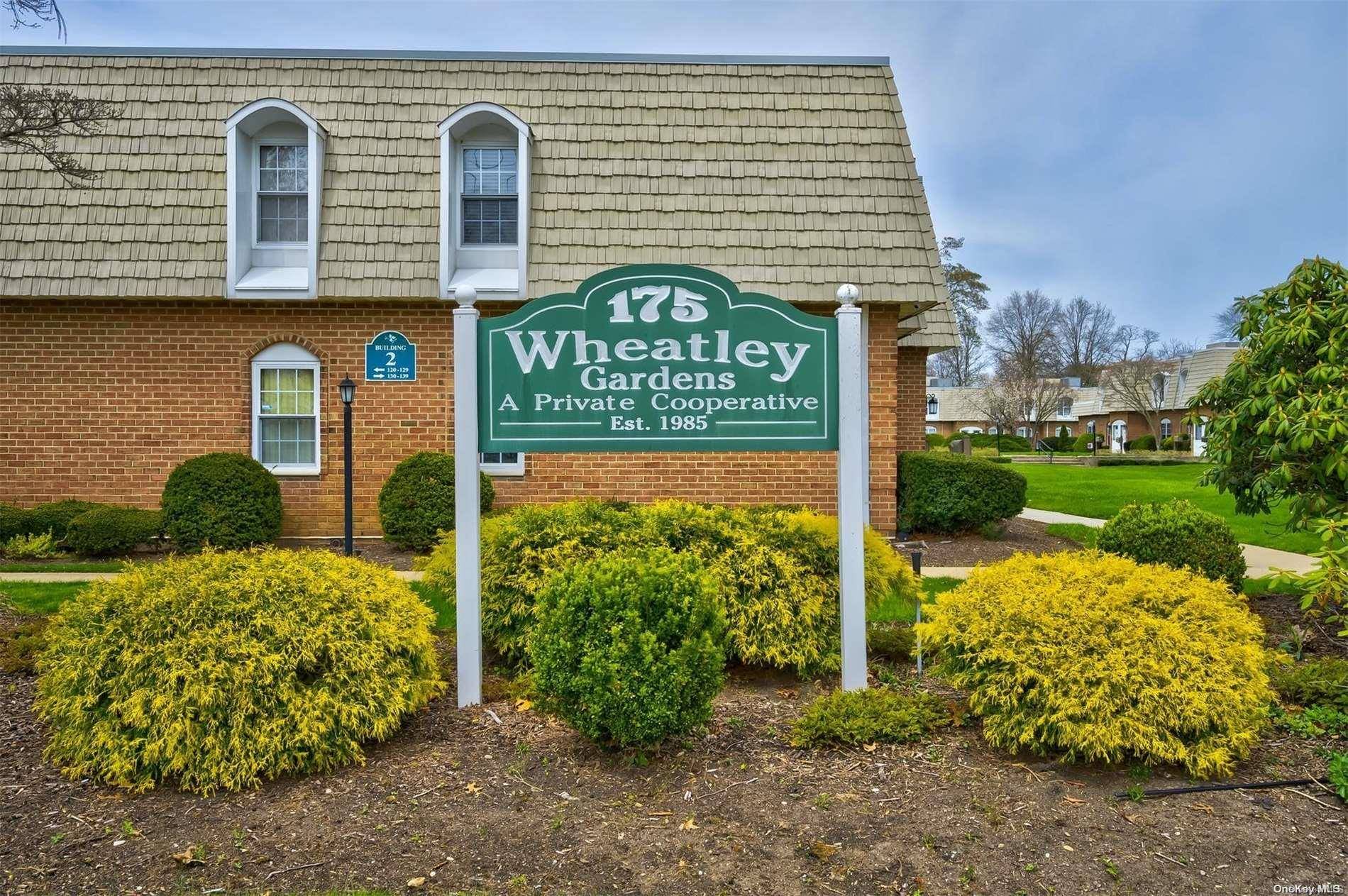 Wheatley Heights, NY 11798,175 Main AVE #122