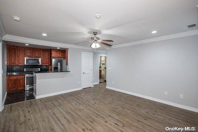 Farmingville, NY 11738,100 Vista View DR #1902