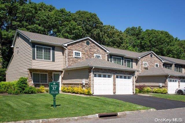 Coram, NY 11727,5000 Townhouse DR #5106