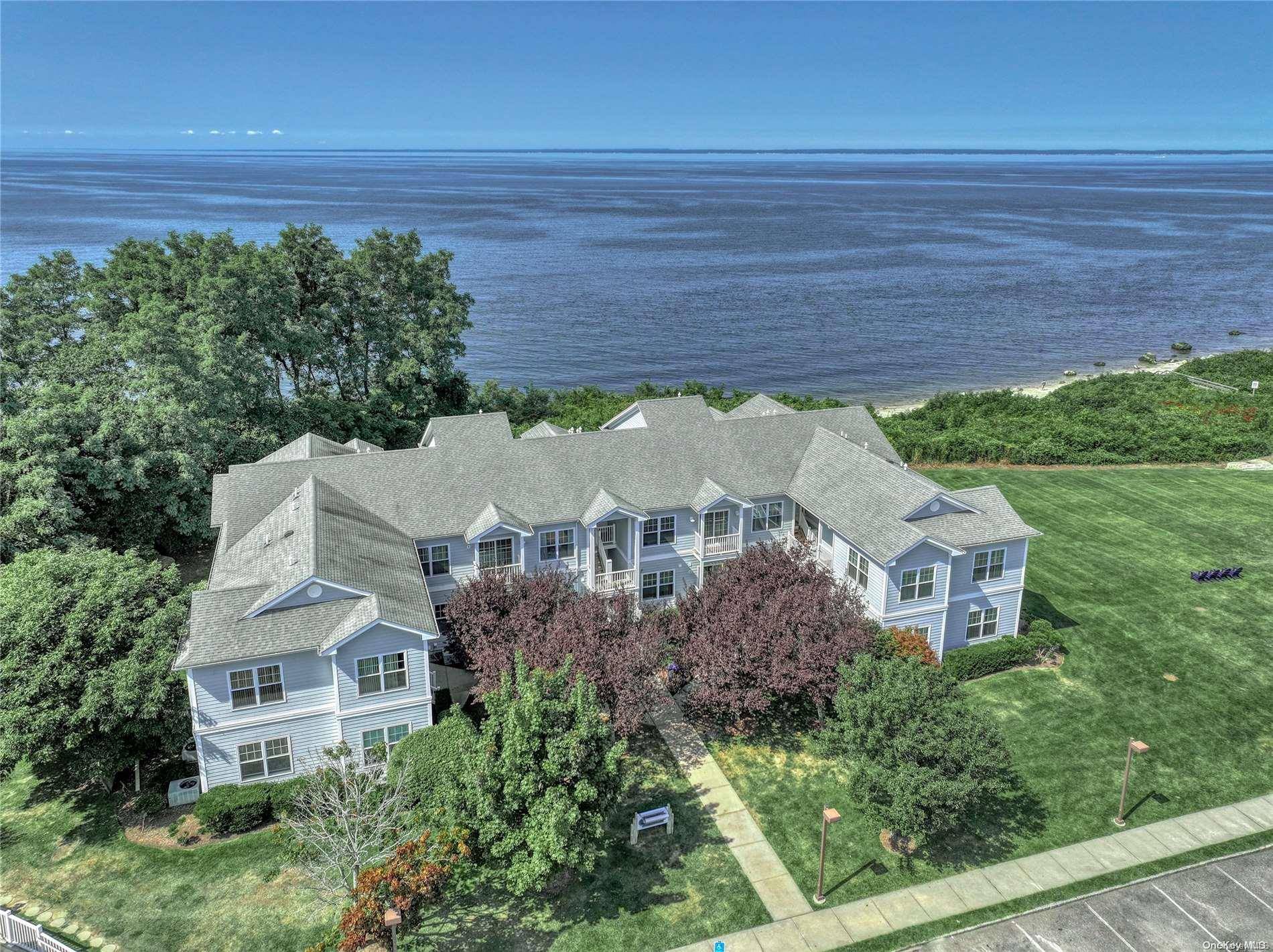 Greenport, NY 11944,61475 Route 48 #B204