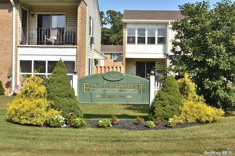 East Islip, NY 11730,215 E Main Street #14