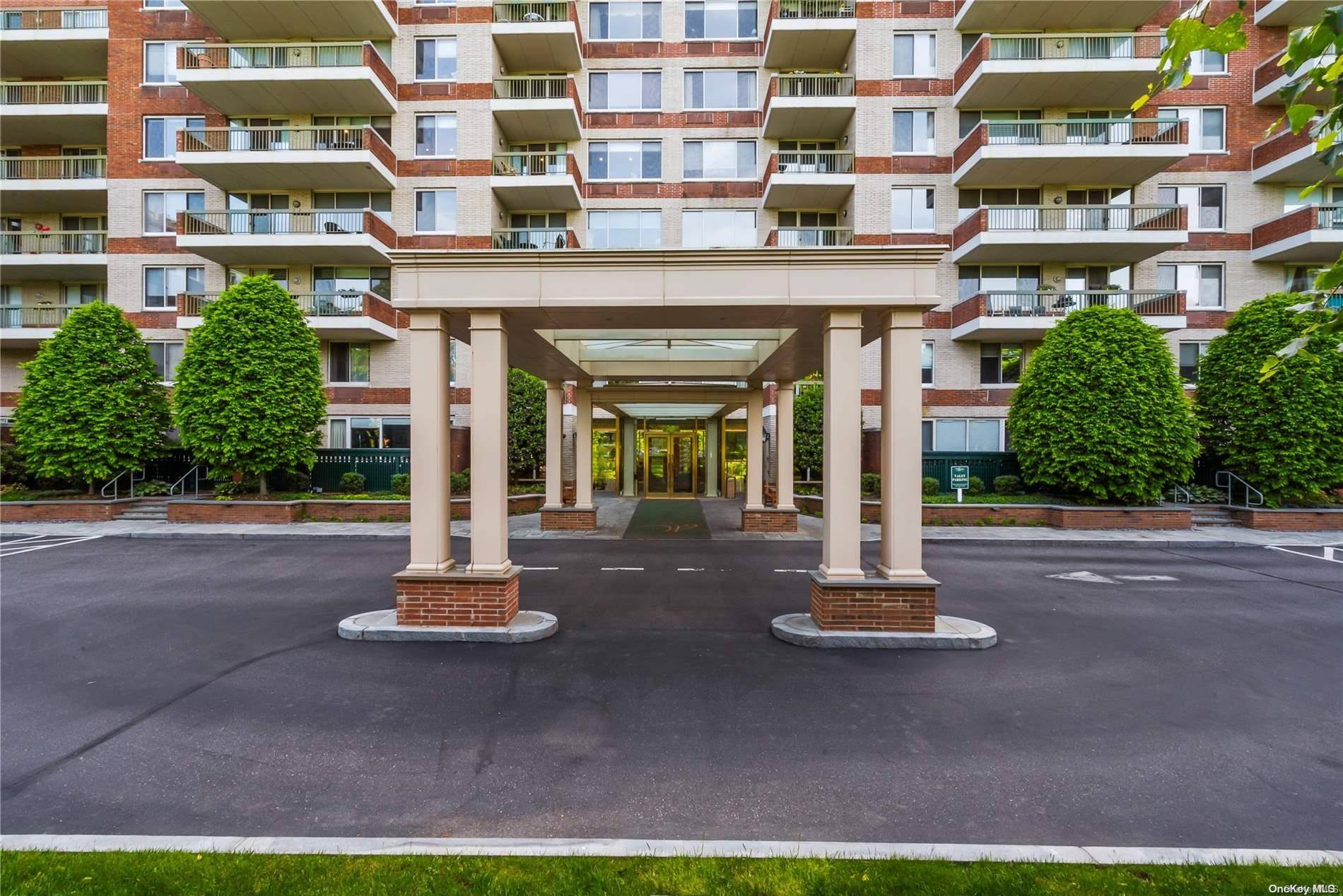 Garden City, NY 11530,100 Hilton AVE #M17