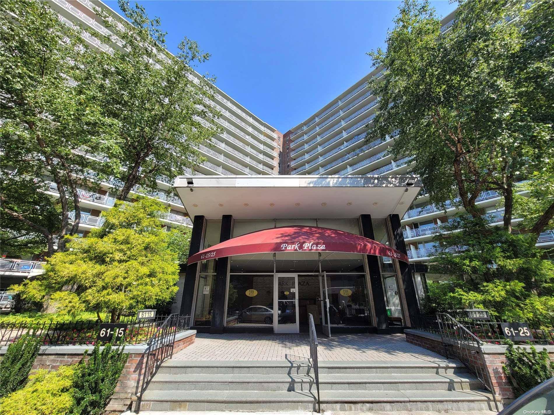 Rego Park, NY 11374,61-15 97th ST #4F