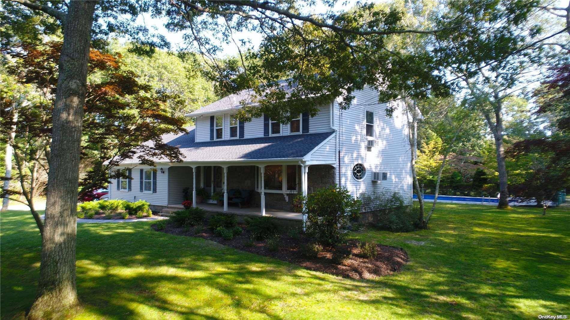 Hampton Bays, NY 11946,21 Bellows TER