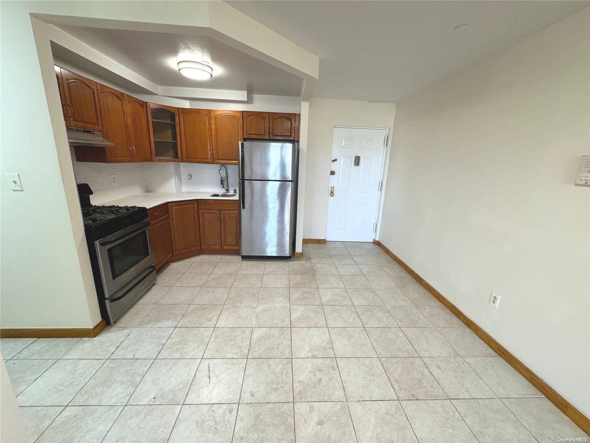 Corona, NY 11368,102-14 Lewis AVE #4B