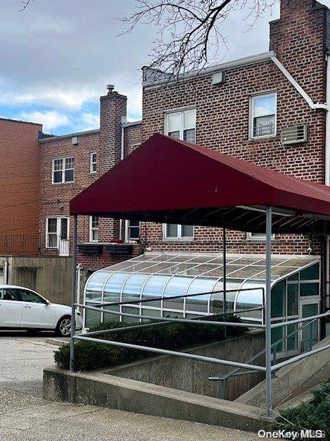 Rego Park, NY 11374,85-01 67th DR