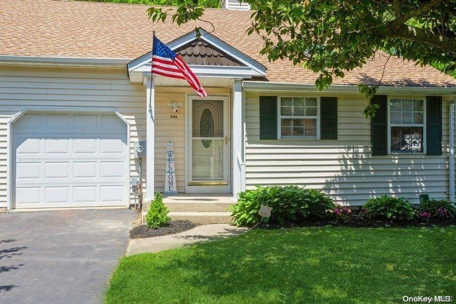 Oakdale, NY 11769,541 Race PL #541