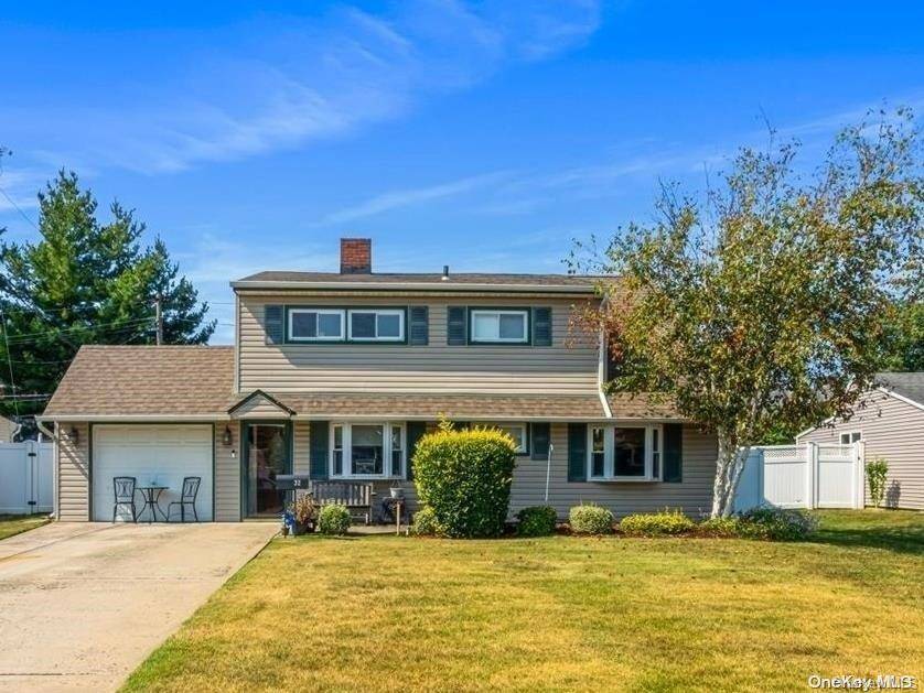 Wantagh, NY 11793,32 Russet LN