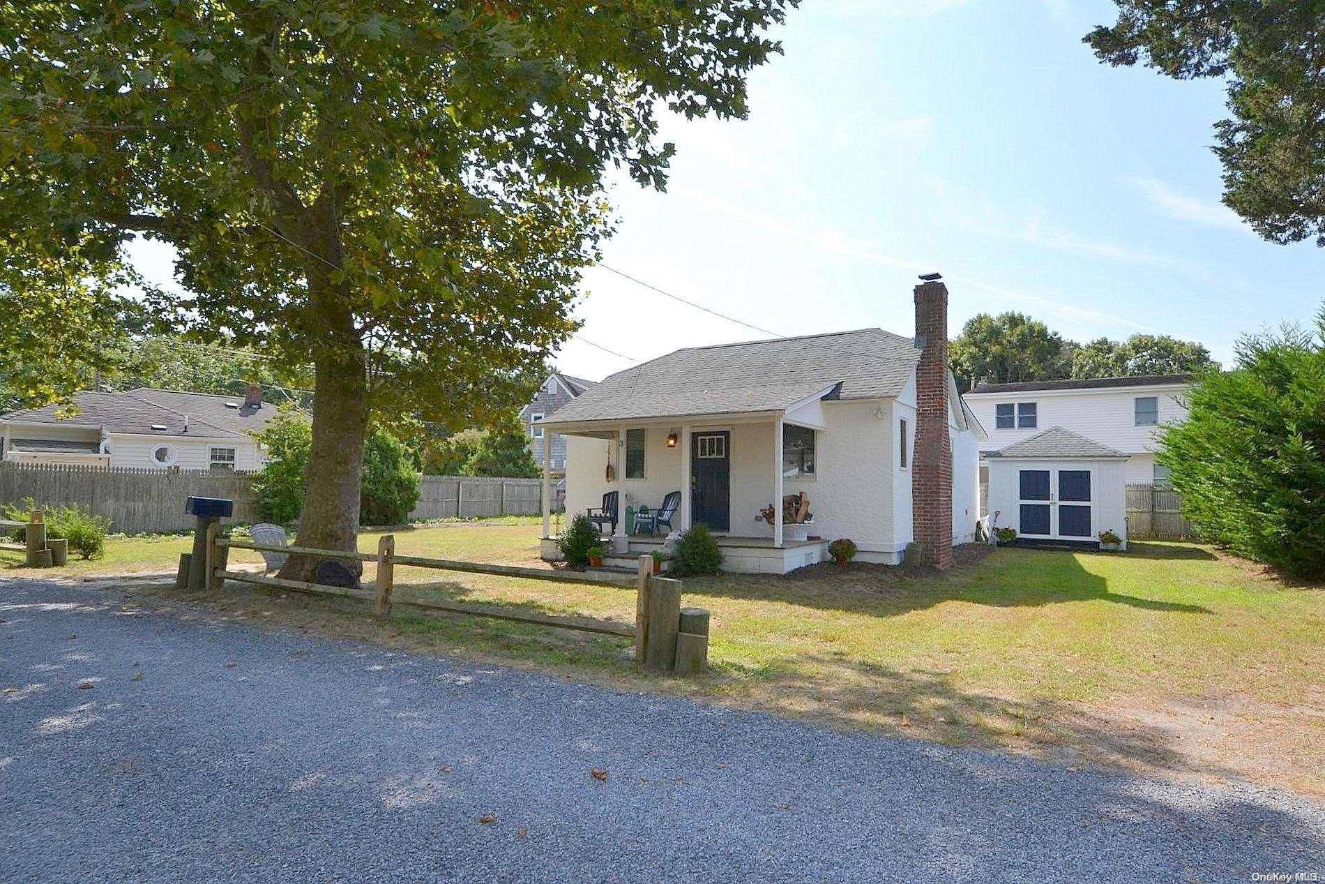 Hampton Bays, NY 11946,3 Mineola CT