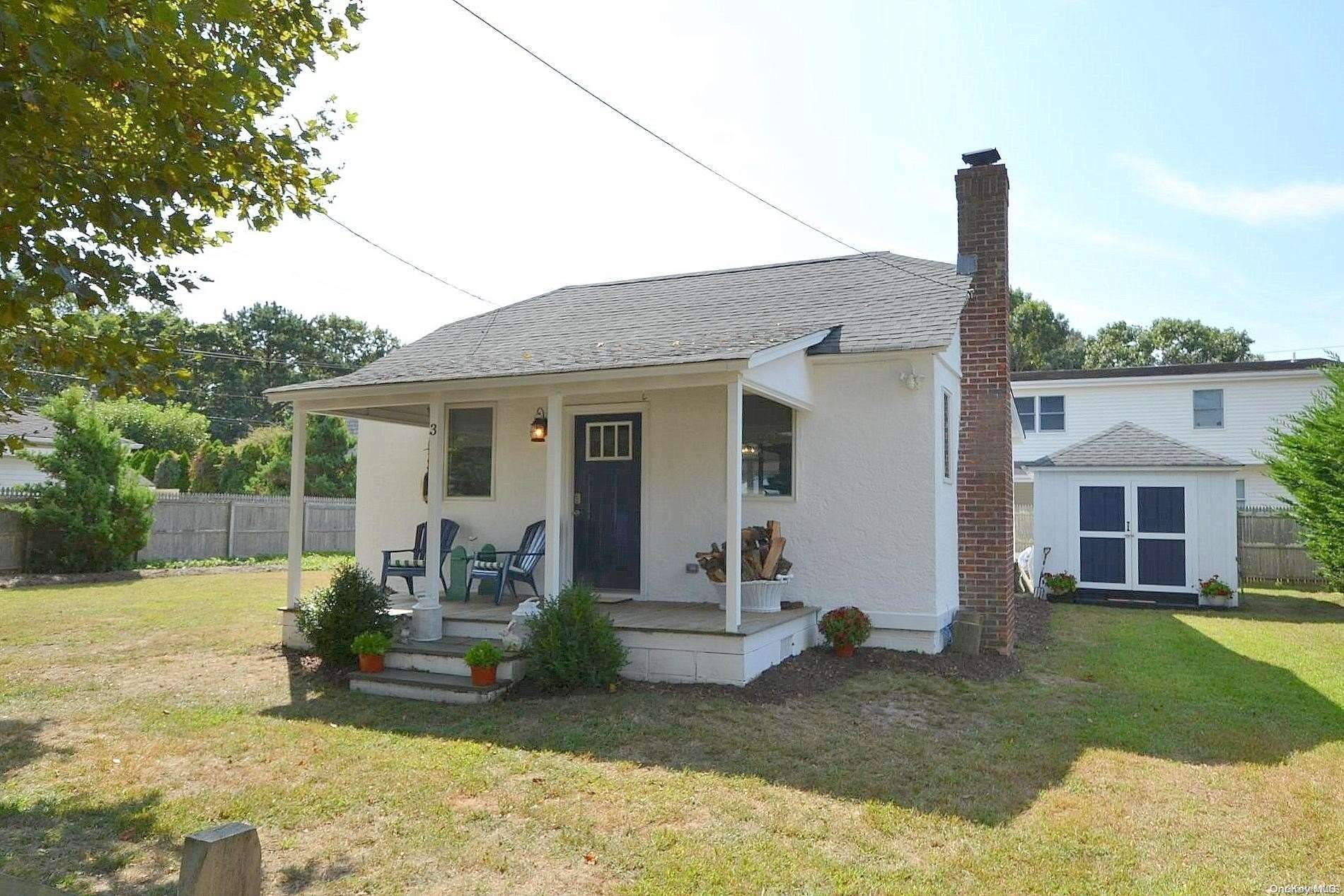 Hampton Bays, NY 11946,3 Mineola CT