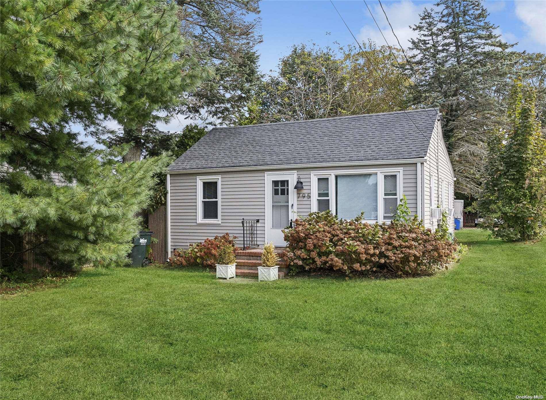 Southold, NY 11971,795 South Harbor RD