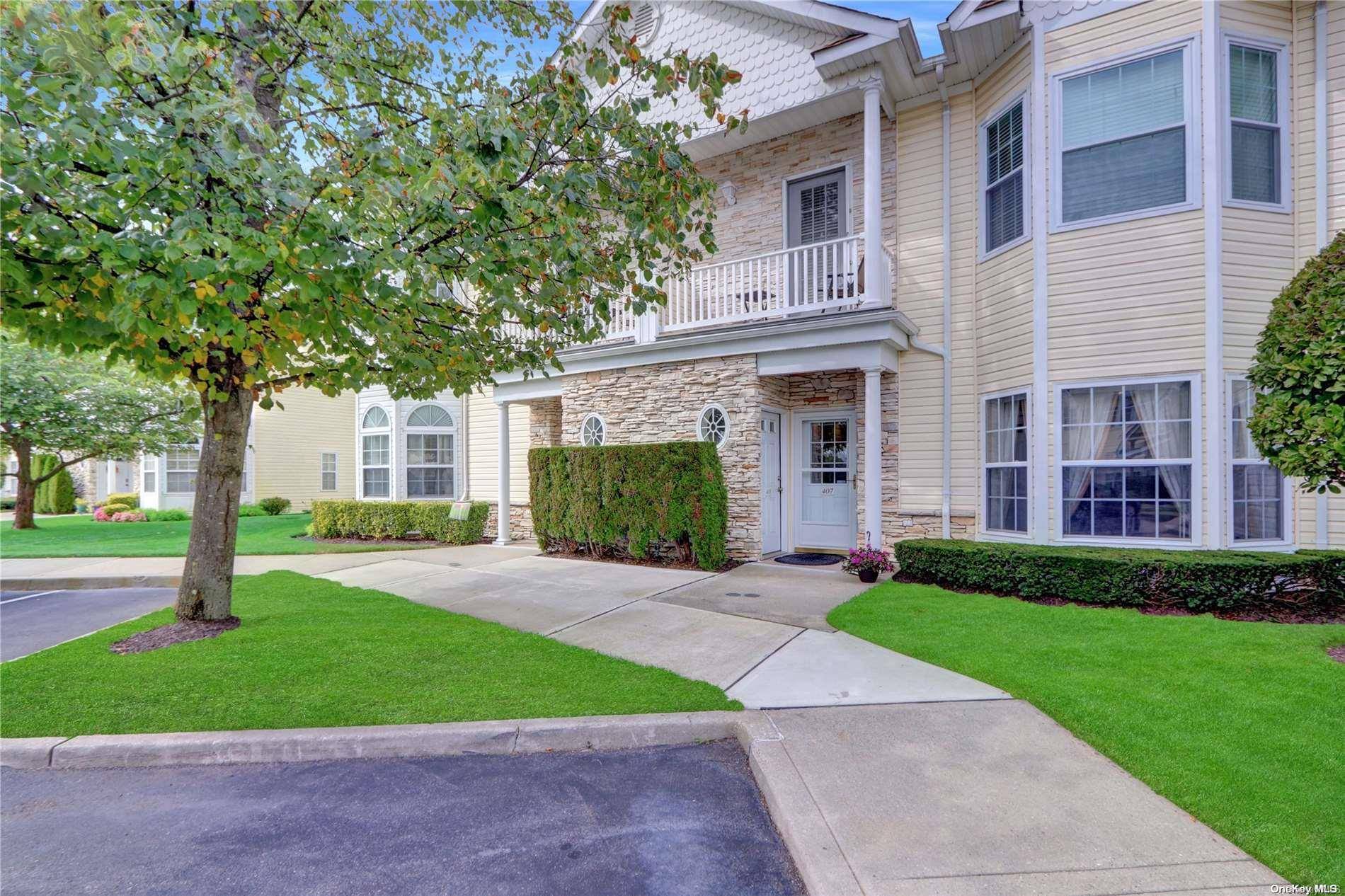 Lindenhurst, NY 11757,407 Narragansett Villas DR #407