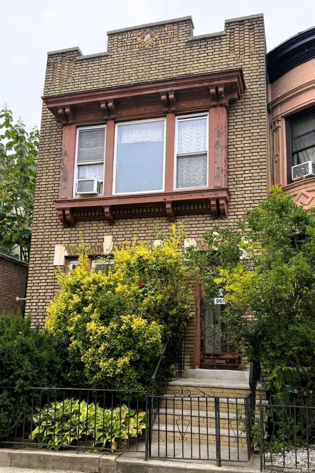 Brooklyn, NY 11213,965 Lincoln PL