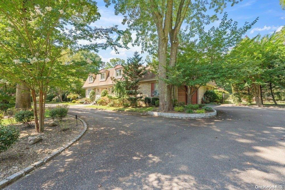 Brookville, NY 11545,30 Glenby LN