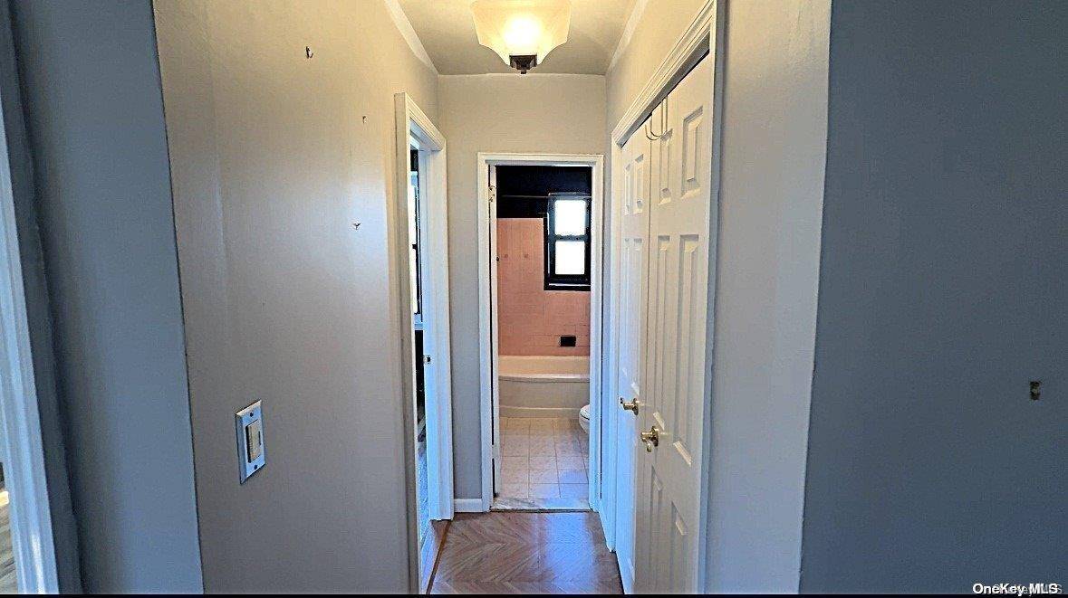 Woodside, NY 11377,52-35 39th Road #3A