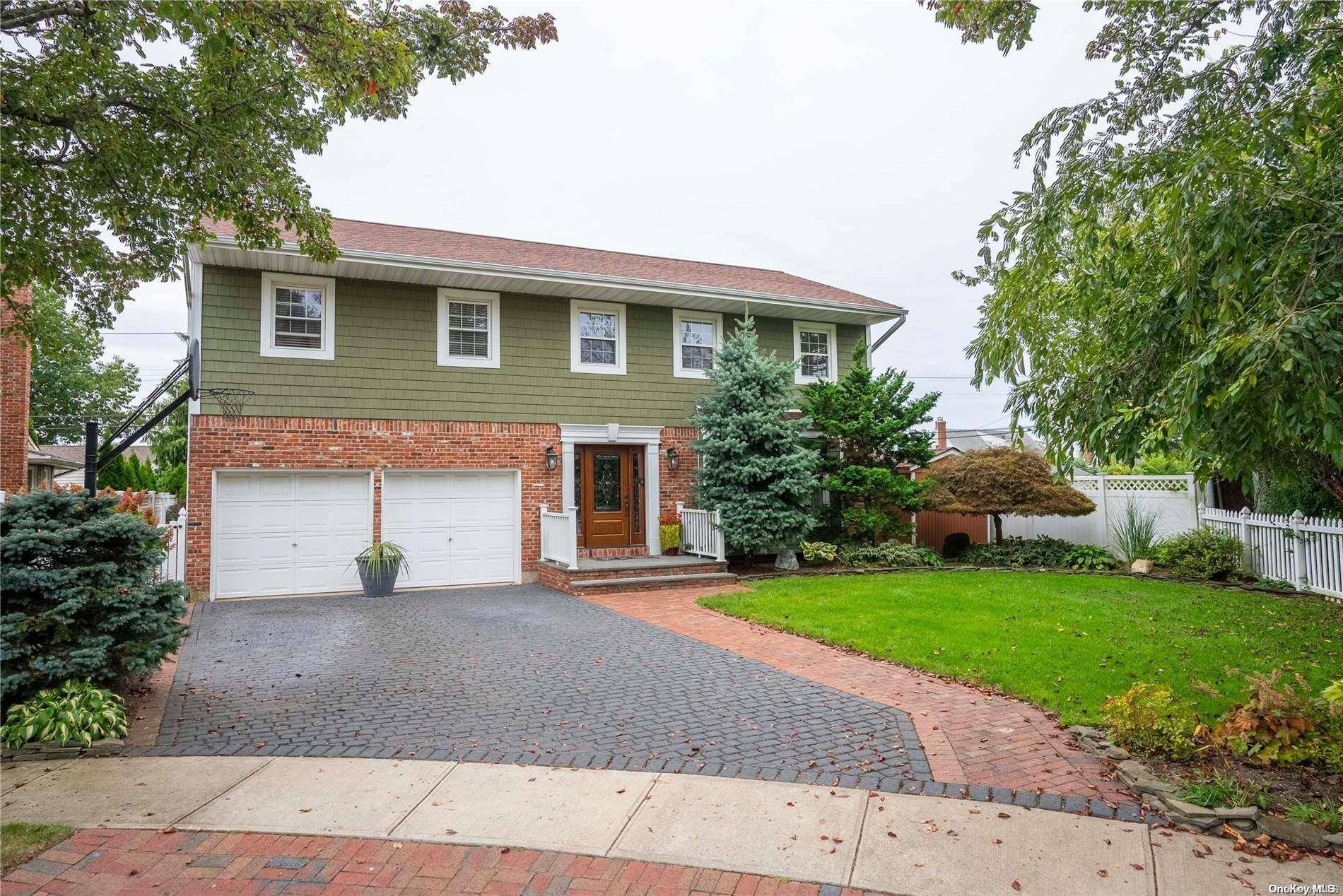 East Meadow, NY 11554,165 Melanie DR