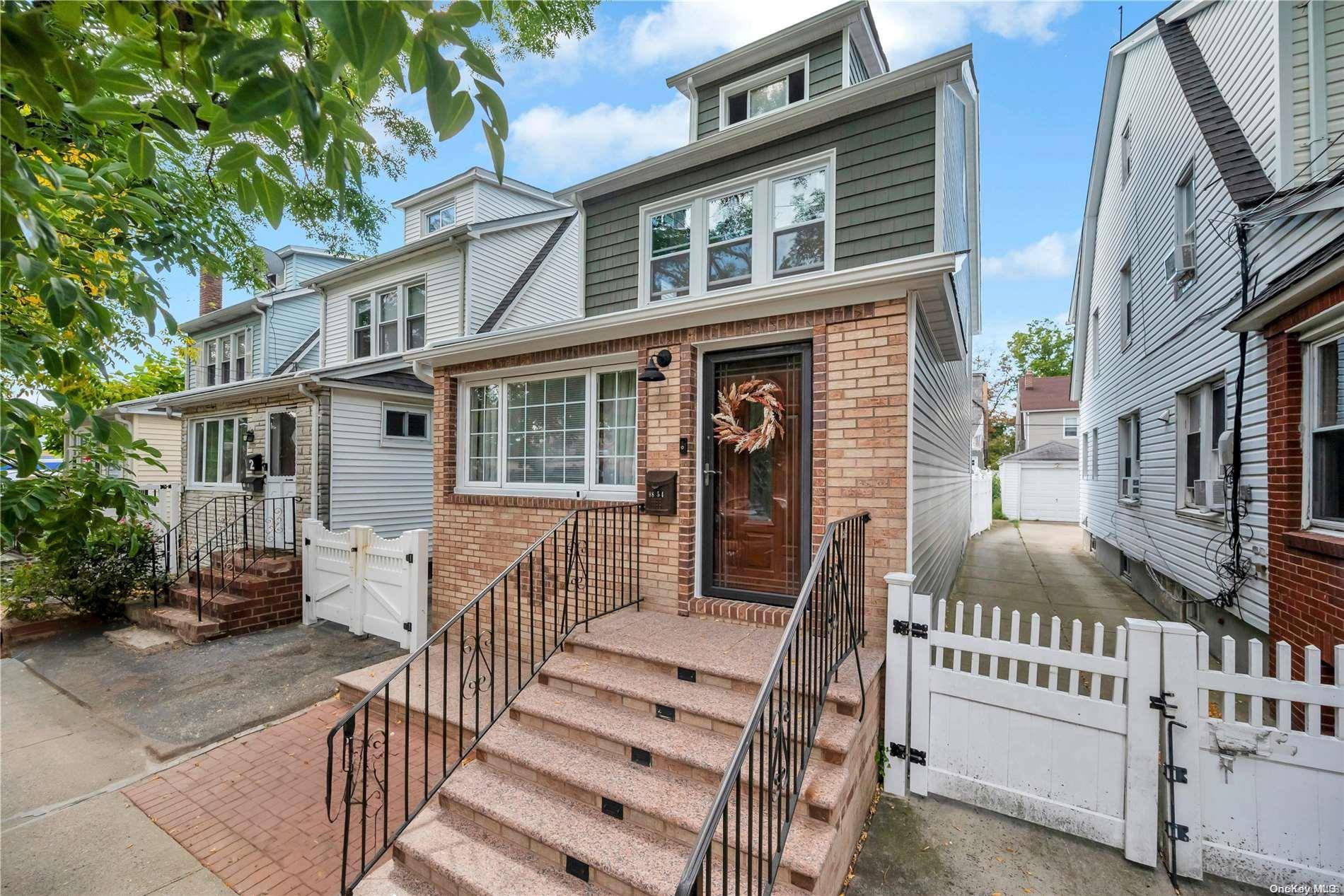 Queens Village, NY 11427,88-54 Sabre ST