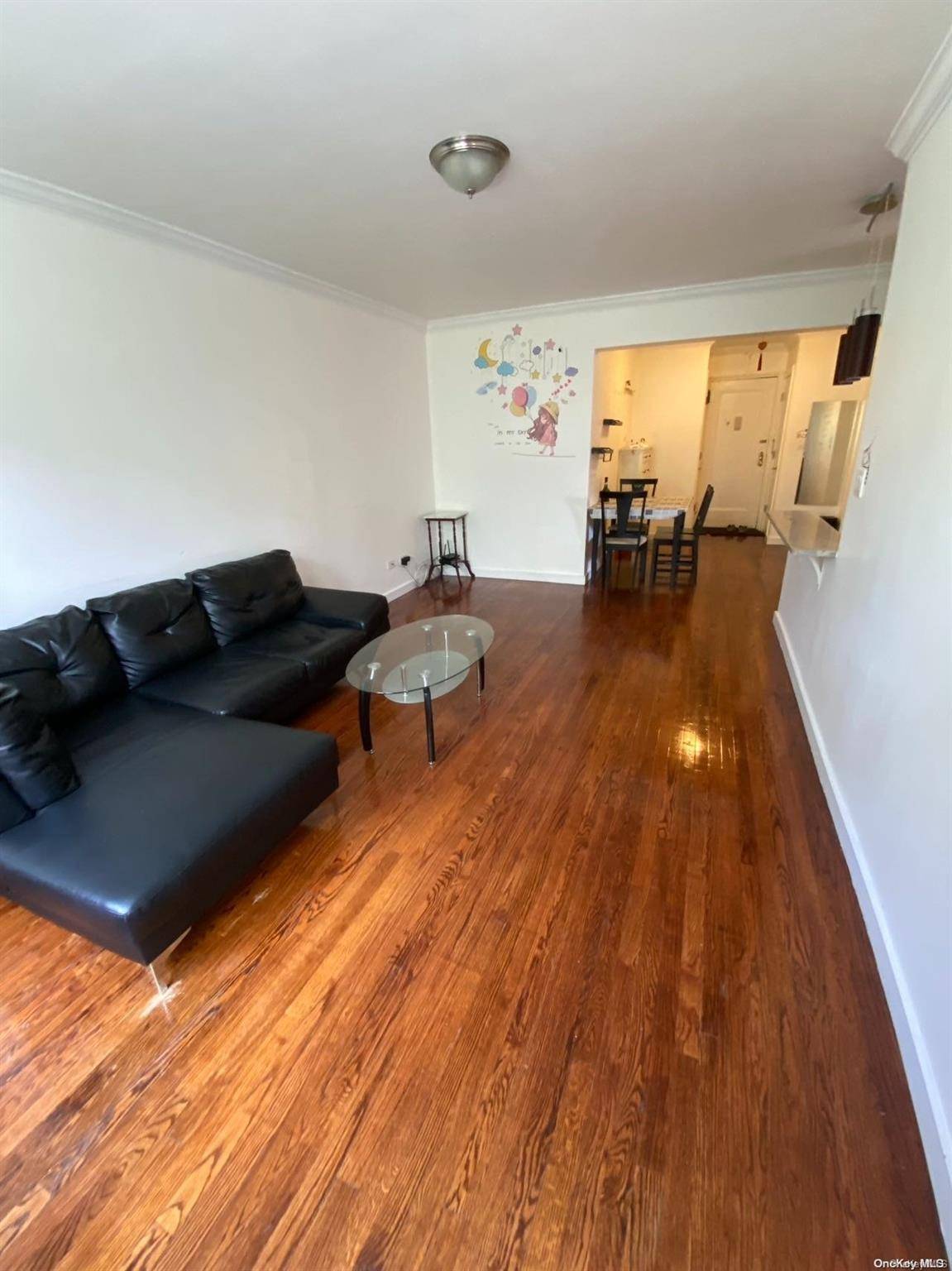 Flushing, NY 11367,150-25 72 RD #4A