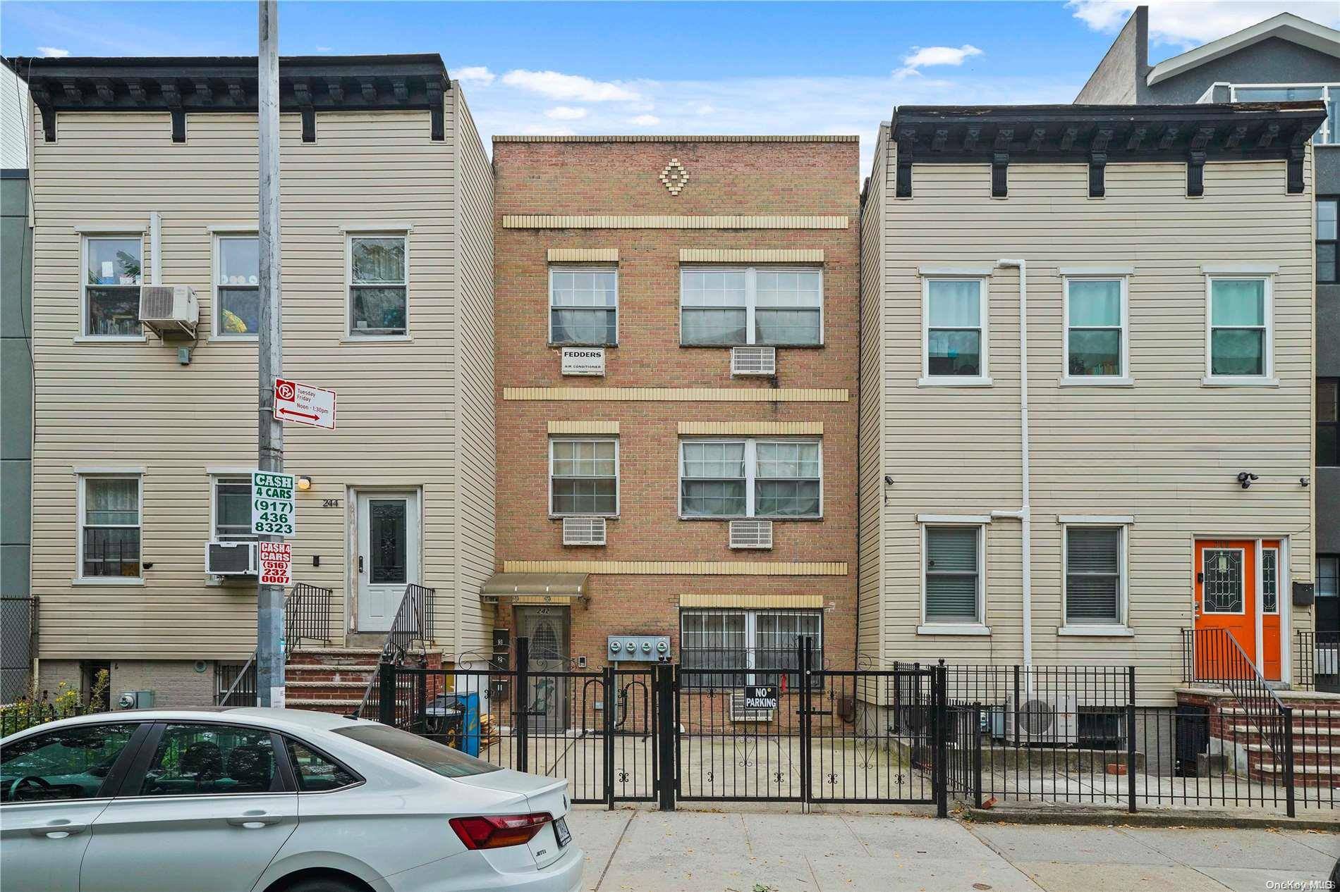 Brooklyn, NY 11221,242 Palmetto ST