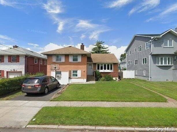 Cedarhurst, NY 11516,340 Argyle RD