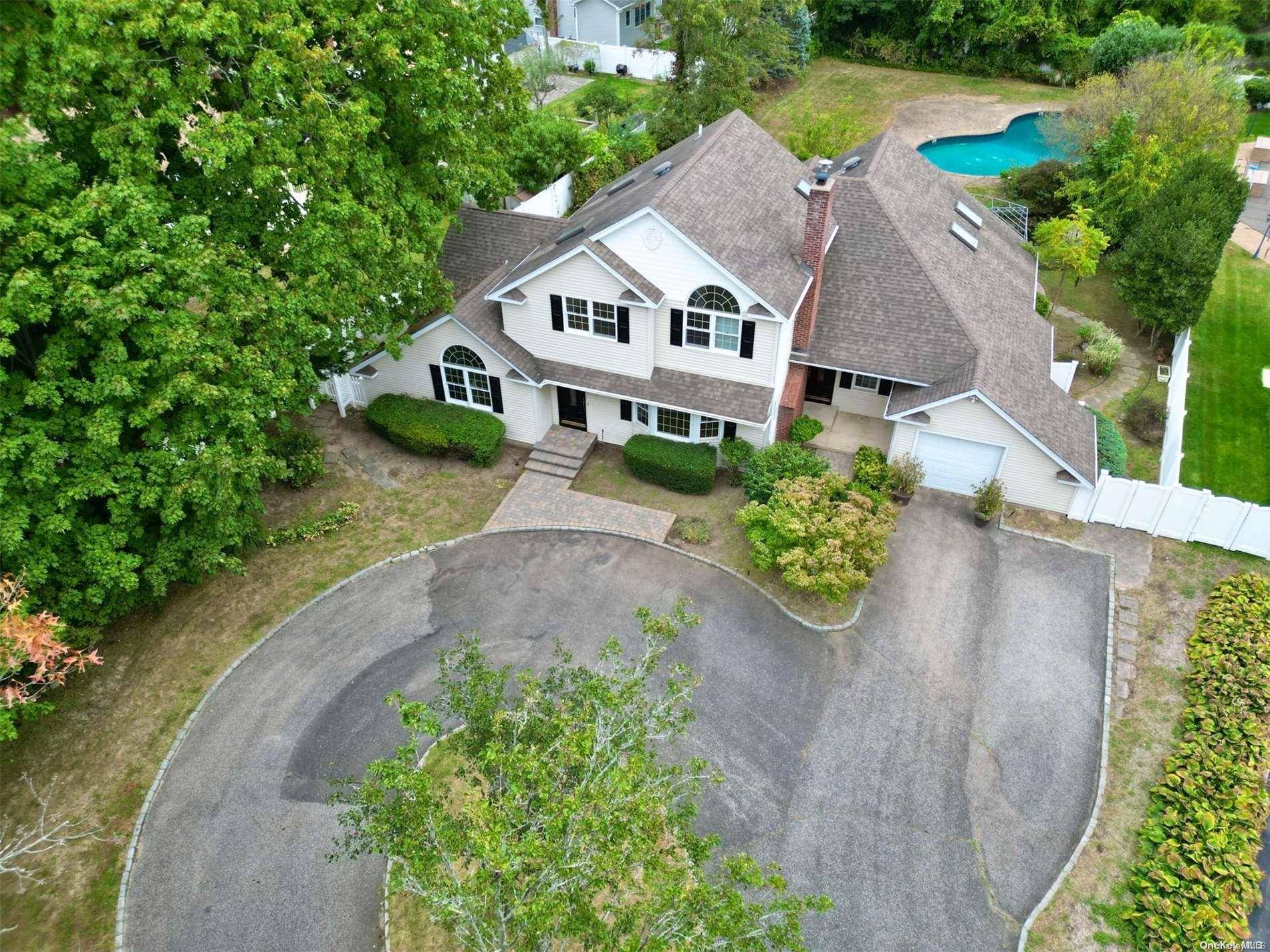 East Northport, NY 11731,605 Elwood RD