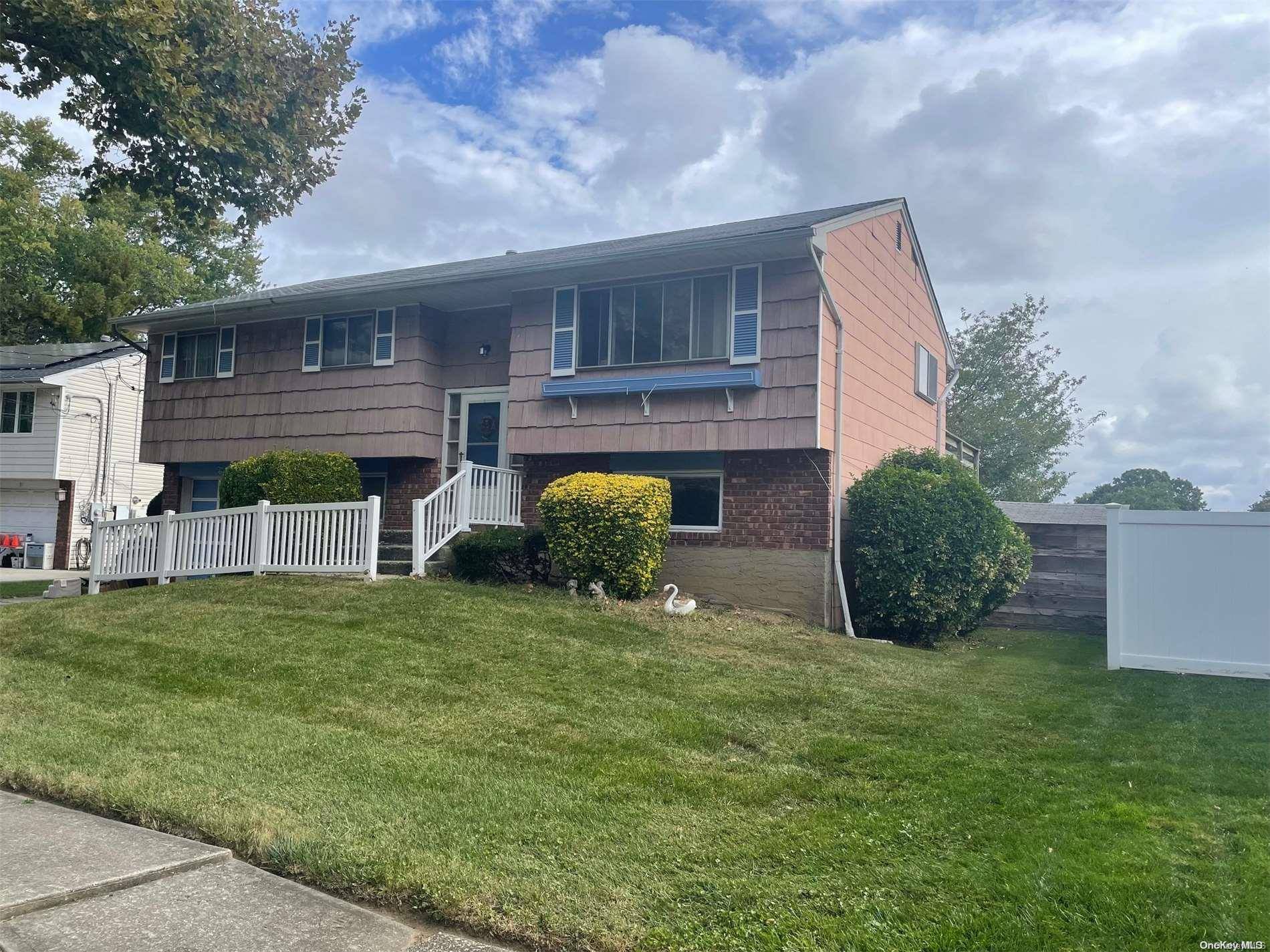 Commack, NY 11725,12 Karen PL