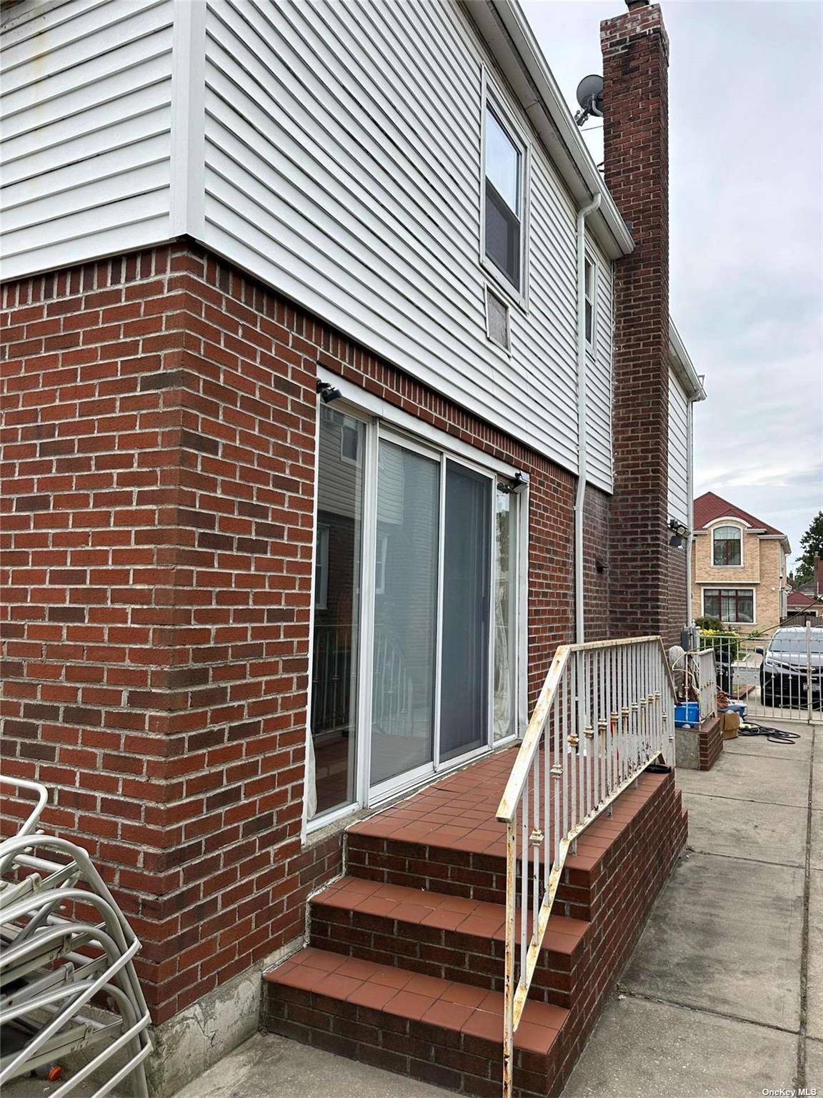 Fresh Meadows, NY 11366,75-75 180th ST